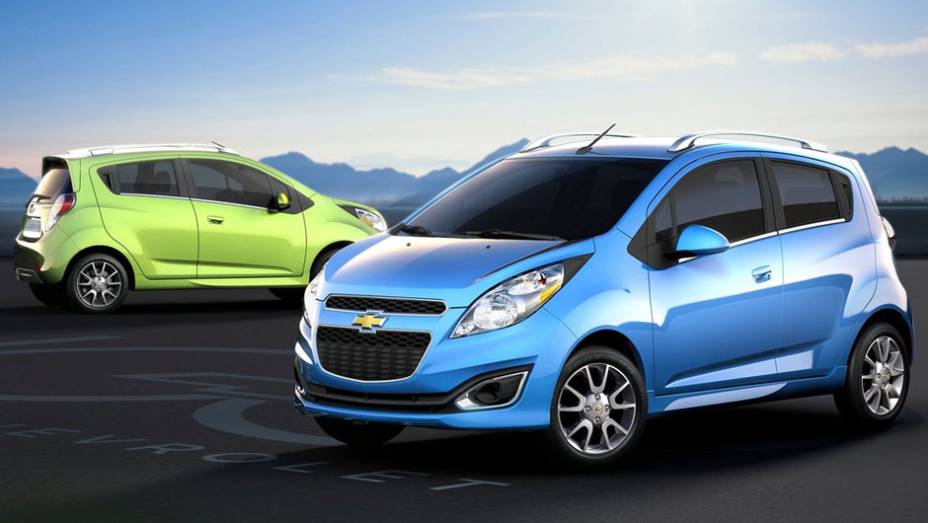 A transmiss&atilde;o &eacute; manual, de cinco velocidades | <a href="https://beta-develop.quatrorodas.abril.com.br/reportagens/salao/chevrolet-spark-646704.shtml" rel="migration">Leia mais</a>