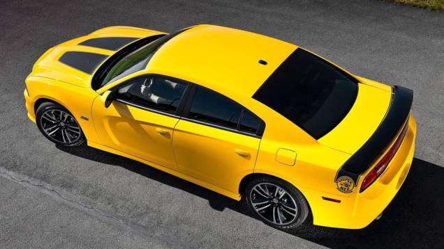 Modelo conta com decalques específicos da edição | <a href="https://beta-develop.quatrorodas.abril.com.br/salao-do-automovel/2012/carros/charger-srt8-super-bee-703995.shtml" rel="migration">Leia mais</a> Modelo conta com decalques específicos da edição | <a href="https://beta-develop.quatrorodas.abril.com.br/salao-do-automovel/2012/carros/charger-srt8-super-bee-703995.shtml" rel="migration">Leia mais</a>