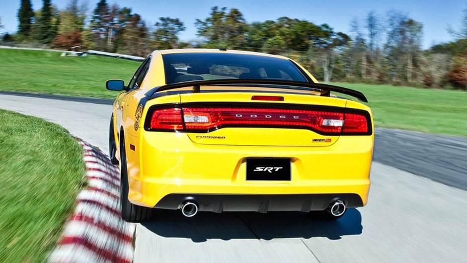 Modelo desenvolve 470 cavalos de pot&ecirc;ncia | <a href="https://beta-develop.quatrorodas.abril.com.br/salao-do-automovel/2012/carros/charger-srt8-super-bee-703995.shtml" rel="migration">Leia mais</a>
