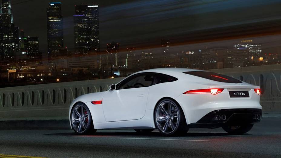 Modelo ganhou uma pintura na cor White Pearl | <a href="https://beta-develop.quatrorodas.abril.com.br/reportagens/salao/jaguar-c-x16-646589.shtml" rel="migration">Leia mais</a> Modelo ganhou uma pintura na cor White Pearl | <a href="https://beta-develop.quatrorodas.abril.com.br/reportagens/salao/jaguar-c-x16-646589.shtml" rel="migration">Leia mais</a>