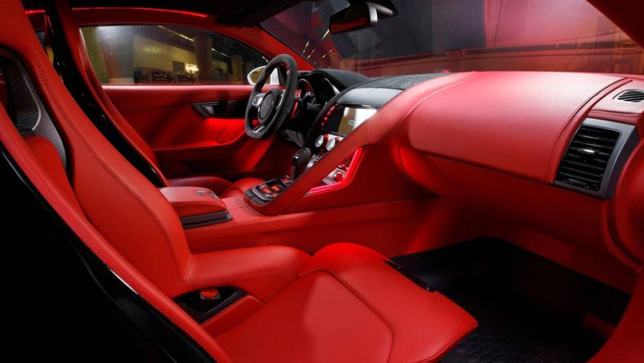 Consumo é de 17,4 km/l | <a href="https://beta-develop.quatrorodas.abril.com.br/reportagens/salao/jaguar-c-x16-646589.shtml" rel="migration">Leia mais</a> Consumo é de 17,4 km/l | <a href="https://beta-develop.quatrorodas.abril.com.br/reportagens/salao/jaguar-c-x16-646589.shtml" rel="migration">Leia mais</a>