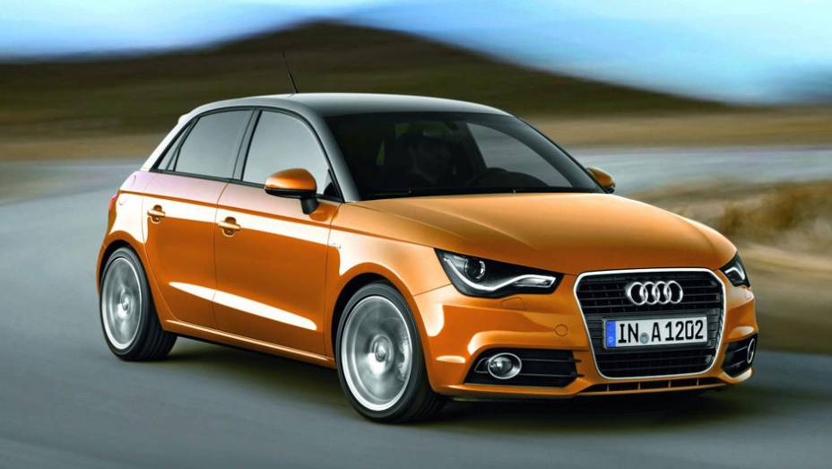 O A1 Sportback começa a ser vendido na Europa no começo de 2012 | <a href="https://beta-develop.quatrorodas.abril.com.br/carros/lancamentos/audi-a1-sportback-646768.shtml" rel="migration">Leia mais</a>