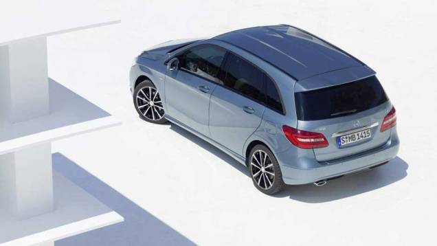 O modelo ter&aacute; quatro op&ccedil;&otilde;es de motoriza&ccedil;&atilde;o e sistema start-stop. <a href="https://beta-develop.quatrorodas.abril.com.br/carros/lancamentos/mercedes-benz-classe-b-637678.shtml" rel="migration">Leia mais</a>