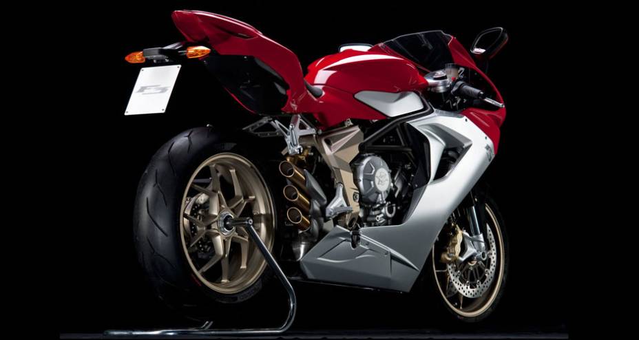 Com um motor de três cilindros, a F3 promete mudar o conceito de supersport | <a href="https://beta-develop.quatrorodas.abril.com.br/moto/noticias/mv-agusta-comeca-produzir-f3-676377.shtml" rel="migration">Leia mais</a>