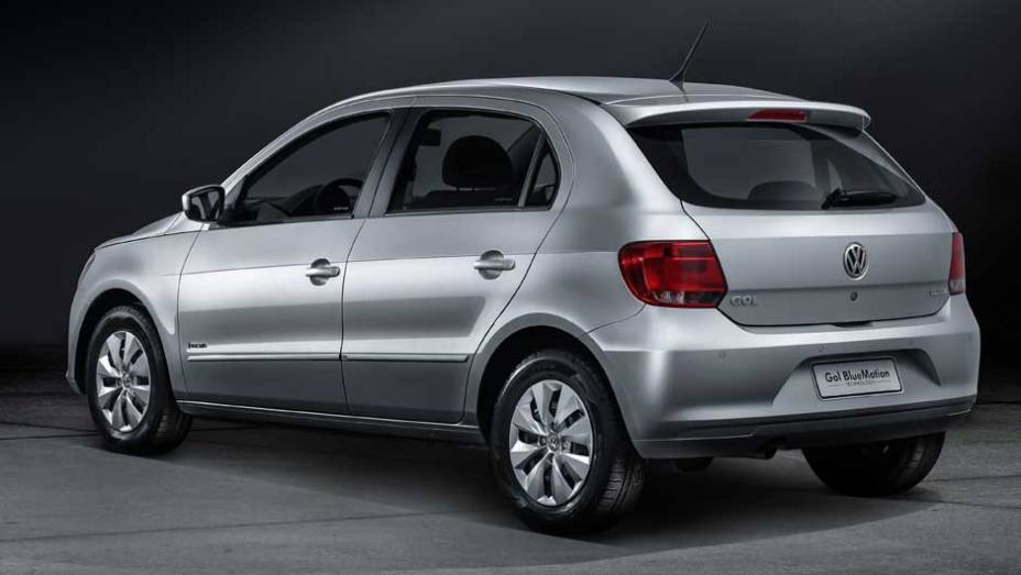 Com o novo visual, a inten&ccedil;&atilde;o da VW &eacute; manter o Gol na lideran&ccedil;a de vendas, posto que ocupa h&aacute; mais de 20 anos | <a href="https://beta-develop.quatrorodas.abril.com.br/carros/lancamentos/volkswagen-gol-voyage-2013-693246.shtml" target="_blank" rel="migration">Leia mais</a>