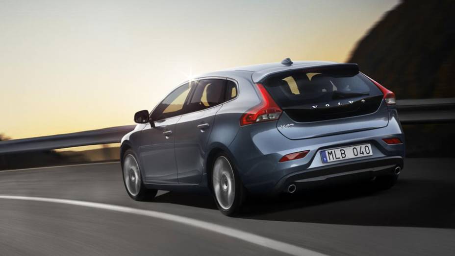 Os novos A3 e Classe A e o BMW S&eacute;rie 1 s&atilde;o os alvos do hatch sueco | <a href="https://beta-develop.quatrorodas.abril.com.br/saloes/genebra/2012/volvo-v40-678685.shtml" rel="migration">Leia mais</a>
