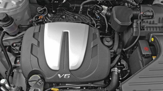 Motor 2.4 GDI quatro cilindros, com 191 cv e 3.5 V6, que desenvolve 276 cv, são opcões | <a href="https://beta-develop.quatrorodas.abril.com.br/noticias/kia-revela-primeira-imagem-novo-sorento-318050_p.shtml" rel="migration">Leia mais</a> Motor 2.4 GDI quatro cilindros, com 191 cv e 3.5 V6, que desenvolve 276 cv, são opcões | <a href="https://beta-develop.quatrorodas.abril.com.br/noticias/kia-revela-primeira-imagem-novo-sorento-318050_p.shtml" rel="migration">Leia mais</a>