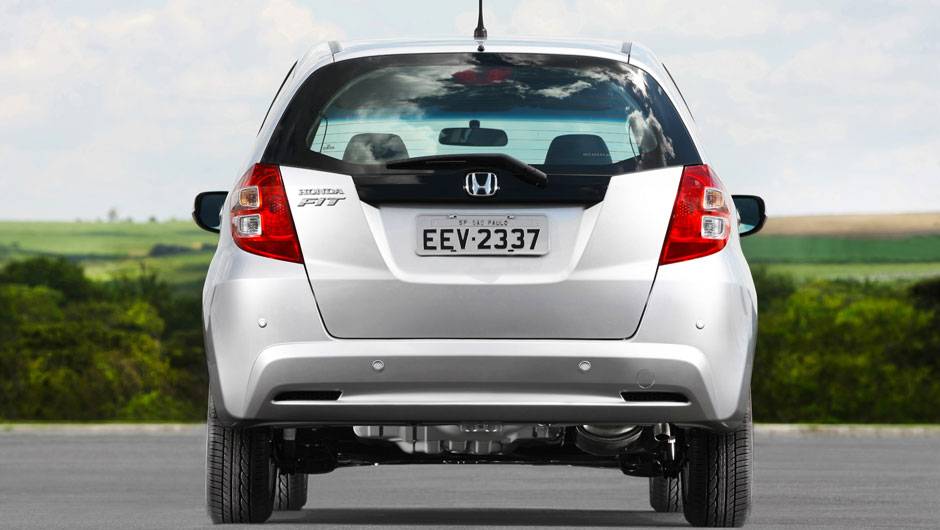 Modelo enxugou versões; Saíram a DX automática e a LXL | <a href="https://beta-develop.quatrorodas.abril.com.br/carros/lancamentos/honda-fit-2013-680204.shtml" rel="migration">Leia mais</a> Modelo enxugou versões; Saíram a DX automática e a LXL | <a href="https://beta-develop.quatrorodas.abril.com.br/carros/lancamentos/honda-fit-2013-680204.shtml" rel="migration">Leia mais</a>