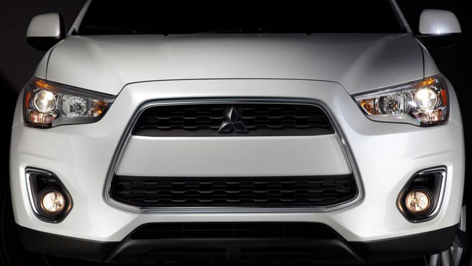 Modelo é o mais vendido da Mitsubishi na América do Norte | <a href="https://beta-develop.quatrorodas.abril.com.br/saloes/nova-york/2012/mitsubishi-outlander-sport-681212.shtml" rel="migration">Leia mais</a>