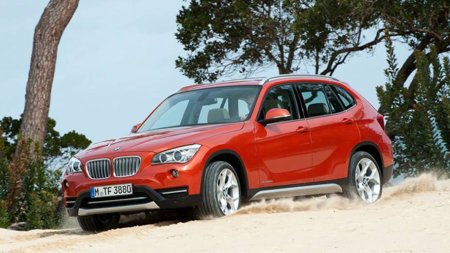 | <a href="https://beta-develop.quatrorodas.abril.com.br/saloes/nova-york/2012/bmw-x1-681222.shtml" rel="migration">Leia mais</a>