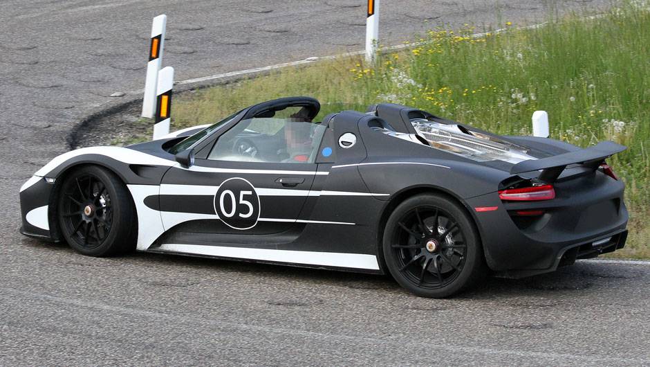 Al&eacute;m disso, segundo a montadora, o centro de gravidade do modelo &eacute; extremamente baixo | <a href="https://beta-develop.quatrorodas.abril.com.br/noticias/fabricantes/porsche-fornece-especificacoes-918-spyder-741568.shtml" rel="migration">Leia mais</a>