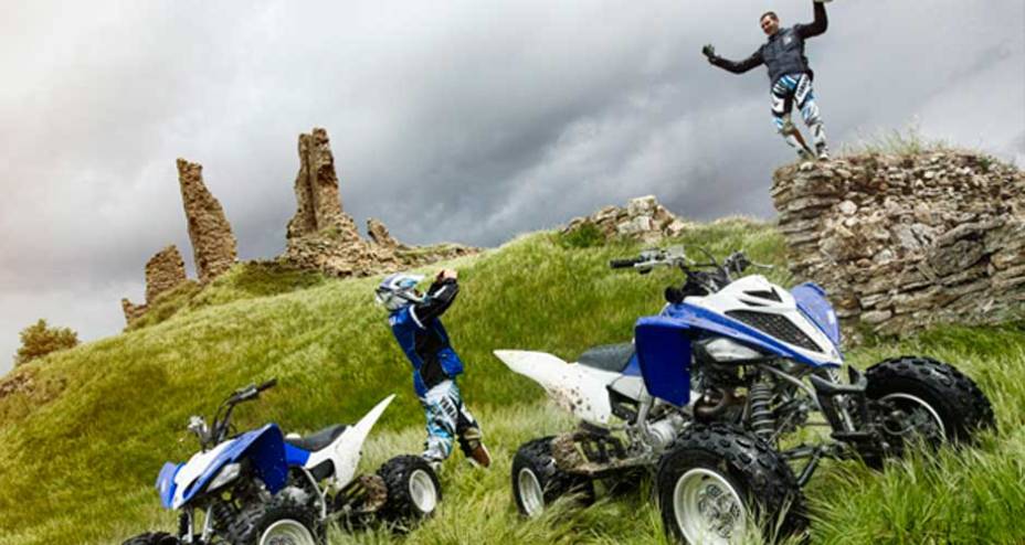 Além das novidades, o Raptor custa cerca de 5% menos do que o modelo 2012 | <a href="https://beta-develop.quatrorodas.abril.com.br/moto/noticias/yamaha-lanca-novo-raptor-700r-688932.shtml" rel="migration">Leia mais</a> Além das novidades, o Raptor custa cerca de 5% menos do que o modelo 2012 | <a href="https://beta-develop.quatrorodas.abril.com.br/moto/noticias/yamaha-lanca-novo-raptor-700r-688932.shtml" rel="migration">Leia mais</a>