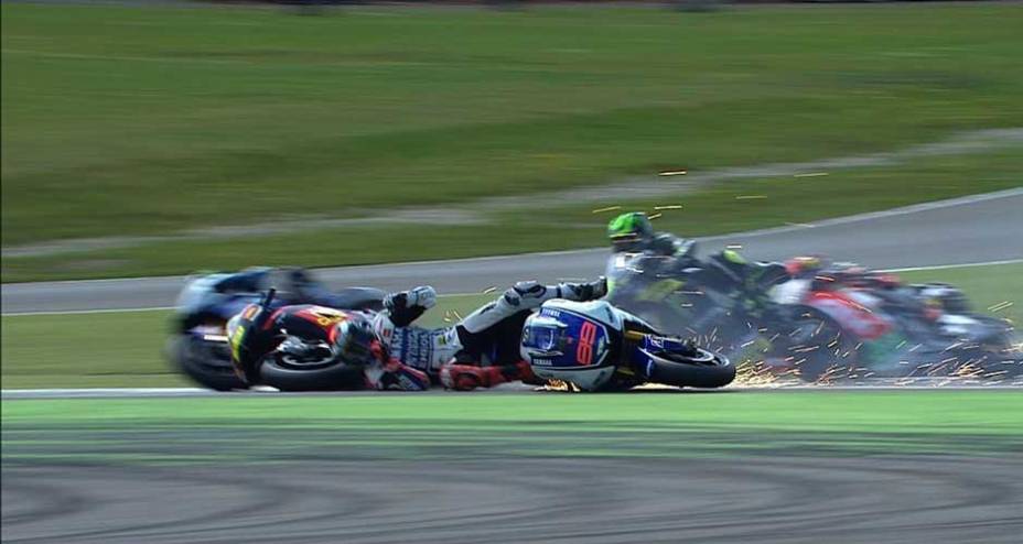 Acidente entre Bautista e Lorenzo Acidente entre Bautista e Lorenzo