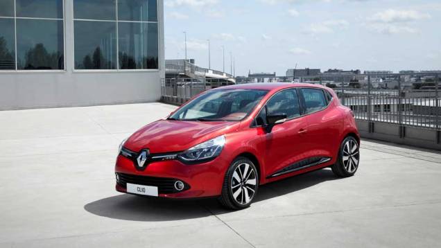 Nesse caso, o compacto passa a contar com sensor de chuva e crepuscular, rodas de 16 polegadas, volante com revestimento em couro | <a href="%20https://beta-develop.quatrorodas.abril.com.br/saloes/paris/2012/renault-clio-702424.shtml" rel="migration">Leia mais</a> Nesse caso, o compacto passa a contar com sensor de chuva e crepuscular, rodas de 16 polegadas, volante com revestimento em couro | <a href="%20https://beta-develop.quatrorodas.abril.com.br/saloes/paris/2012/renault-clio-702424.shtml" rel="migration">Leia mais</a>