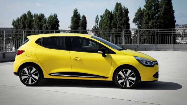 Além disso, há sistema de navegação com tela touch-screen, faróis de neblina e sensor de estacionamento traseiro | <a href="%20https://beta-develop.quatrorodas.abril.com.br/saloes/paris/2012/renault-clio-702424.shtml" rel="migration">Leia mais</a> Além disso, há sistema de navegação com tela touch-screen, faróis de neblina e sensor de estacionamento traseiro | <a href="%20https://beta-develop.quatrorodas.abril.com.br/saloes/paris/2012/renault-clio-702424.shtml" rel="migration">Leia mais</a>