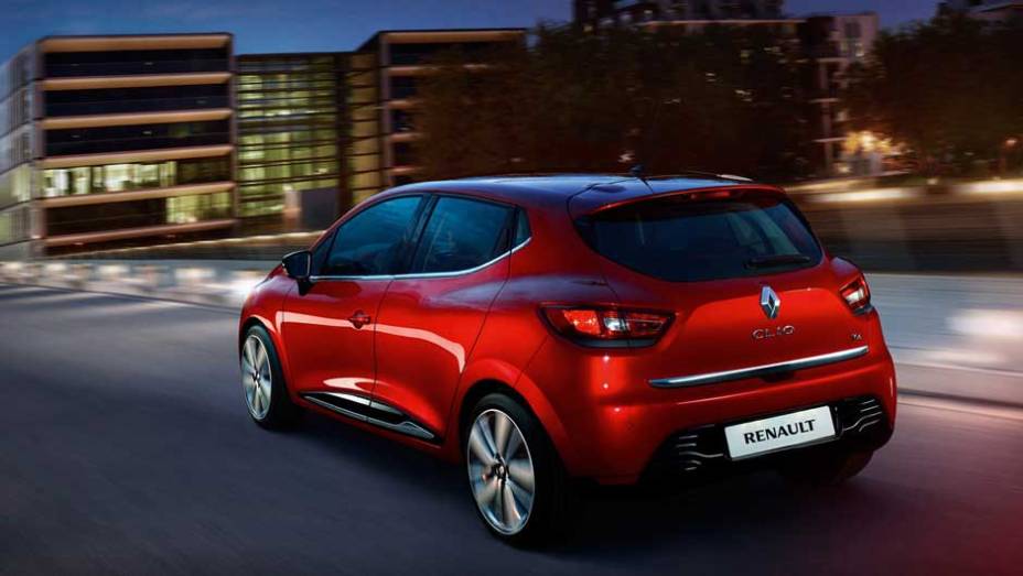 Dentre essas, a dCi 90 otimizada é a que tem menor taxa de emissão de CO2: 83g/km | <a href="%20https://beta-develop.quatrorodas.abril.com.br/saloes/paris/2012/renault-clio-702424.shtml" rel="migration">Leia mais</a>