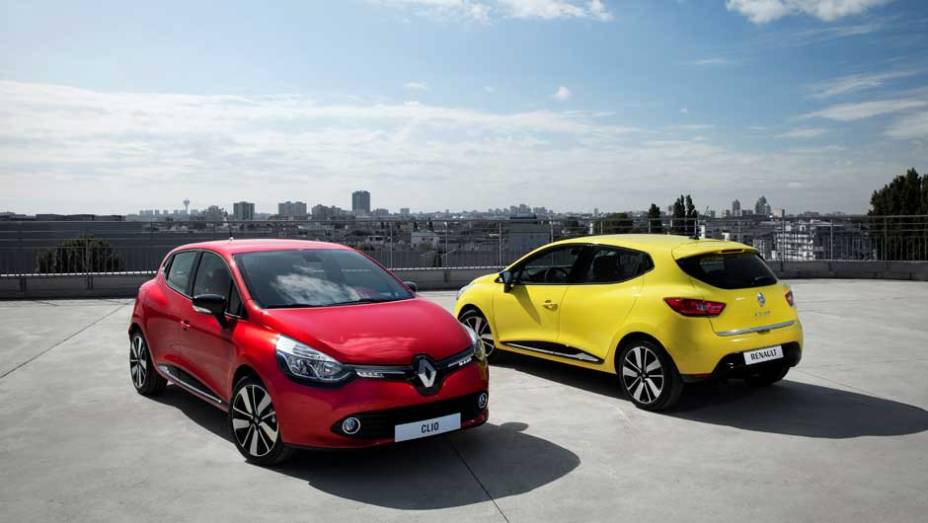 A outra é a introdução da transmissão EDC de seis velocidades (dupla embreagem) | <a href="%20https://beta-develop.quatrorodas.abril.com.br/saloes/paris/2012/renault-clio-702424.shtml" rel="migration">Leia mais</a>