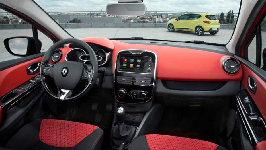 O início de vendas na Europa está previsto para o começo de 2013 | <a href="https://beta-develop.quatrorodas.abril.com.br/saloes/paris/2012/renault-clio-702424.shtml" rel="migration">Leia mais</a>