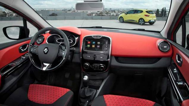 O início de vendas na Europa está previsto para o começo de 2013 | <a href="https://beta-develop.quatrorodas.abril.com.br/saloes/paris/2012/renault-clio-702424.shtml" rel="migration">Leia mais</a> O início de vendas na Europa está previsto para o começo de 2013 | <a href="https://beta-develop.quatrorodas.abril.com.br/saloes/paris/2012/renault-clio-702424.shtml" rel="migration">Leia mais</a>