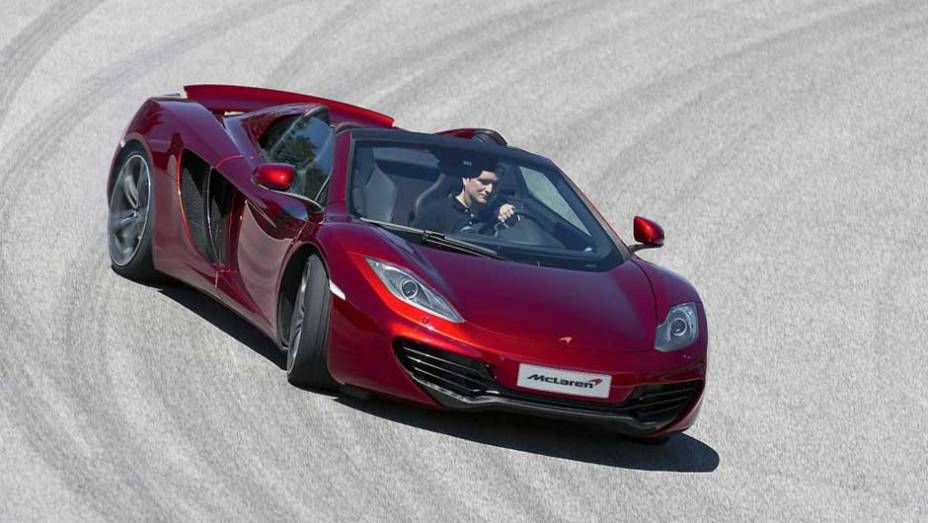 Peso do MP4-12C é de apenas 1.440 kg | <a href="https://beta-develop.quatrorodas.abril.com.br/saloes/paris/2012/mclaren-mp4-12c-spider-703295.shtml" rel="migration">Leia mais</a> Peso do MP4-12C é de apenas 1.440 kg | <a href="https://beta-develop.quatrorodas.abril.com.br/saloes/paris/2012/mclaren-mp4-12c-spider-703295.shtml" rel="migration">Leia mais</a>