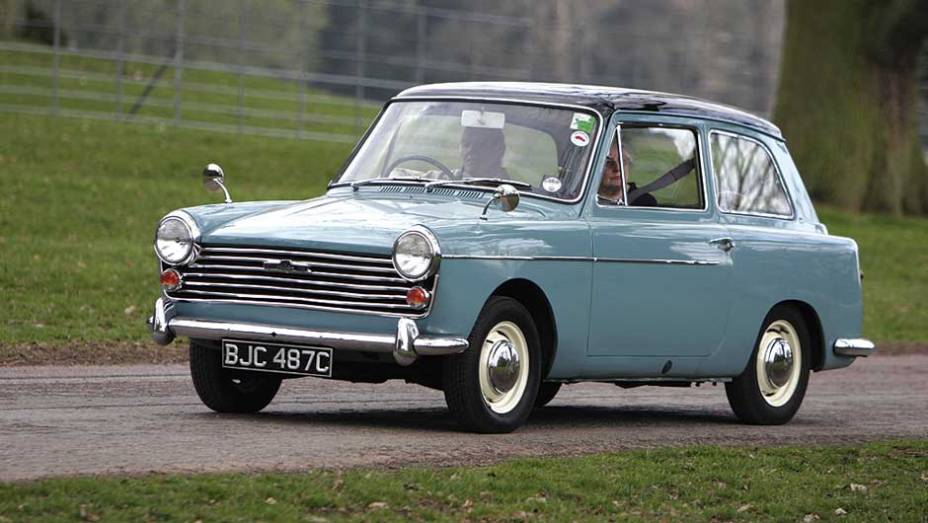 Austin A40 Farina: este belo cupê inglês tinha linhas elegantes pouco comuns para os carros da época | <a href="https://beta-develop.quatrorodas.abril.com.br/noticias/sergio-pininfarina-morre-aos-85-anos-324190_p.shtml" target="_blank" rel="migration">Leia mais</a> Austin A40 Farina: este belo cupê inglês tinha linhas elegantes pouco comuns para os carros da época | <a href="https://beta-develop.quatrorodas.abril.com.br/noticias/sergio-pininfarina-morre-aos-85-anos-324190_p.shtml" target="_blank" rel="migration">Leia mais</a>