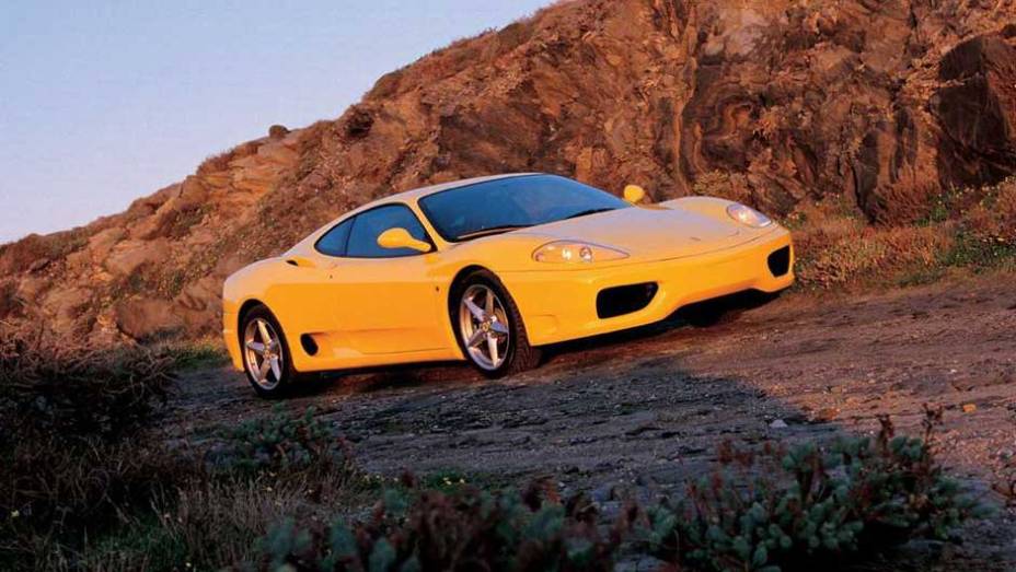 Ferrari 360 Modena: provavelmente a macchina mais conhecida dos últimos anos, ela também se tornou uma das Ferrari mais vendidas da história | <a href="https://beta-develop.quatrorodas.abril.com.br/noticias/sergio-pininfarina-morre-aos-85-anos-324190_p.shtml" target="_blank" rel="migration"></a>