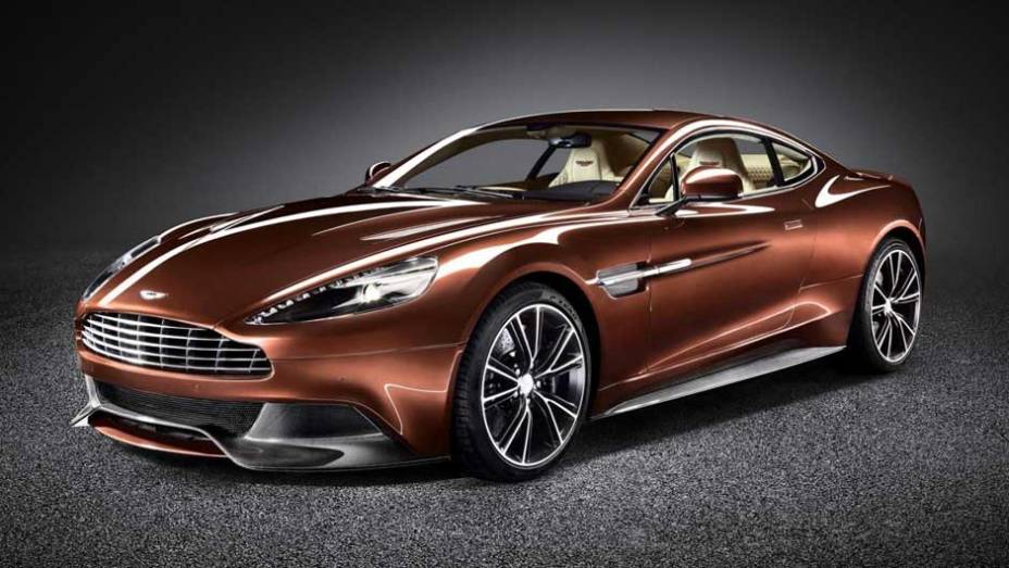 Novo Aston Martin Vanquish | <a href="https://beta-develop.quatrorodas.abril.com.br/saloes/paris/2012/aston-martin-vanquish-702721.shtml" rel="migration">Leia mais</a>