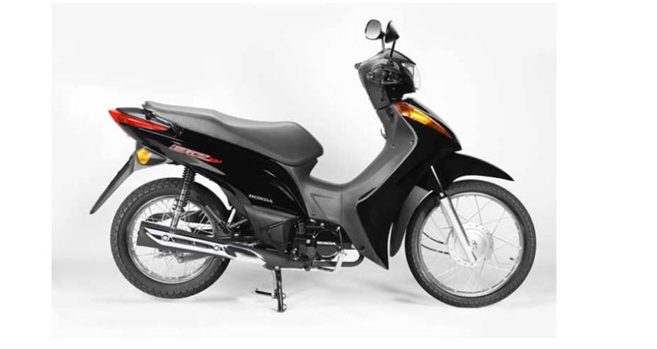 Pelo pre&ccedil;o baixo e economia de combust&iacute;vel, a Biz &eacute; considerada uma alternativa ao transporte p&uacute;blico | <a href="https://beta-develop.quatrorodas.abril.com.br/moto/noticias/honda-biz-100-porta-entrada-691776.shtml" rel="migration">Leia mais</a>