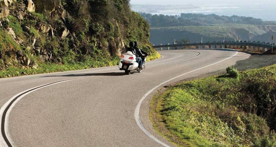 A traseira foi totalmente redesenhada na linha 2012 | <a href="https://beta-develop.quatrorodas.abril.com.br/moto/noticias/nova-gold-wing-691786.shtml" rel="migration">Leia mais</a> A traseira foi totalmente redesenhada na linha 2012 | <a href="https://beta-develop.quatrorodas.abril.com.br/moto/noticias/nova-gold-wing-691786.shtml" rel="migration">Leia mais</a>