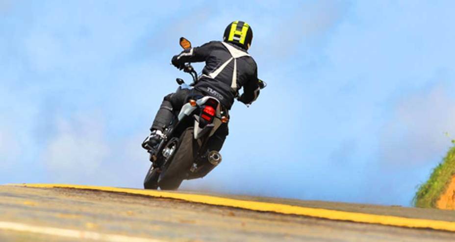 Moto foi apresentada oficialmente no último Salão de Milão | <a href="https://beta-develop.quatrorodas.abril.com.br/moto/noticias/honda-nc-700x-made-in-manaus-691787.shtml" rel="migration">Leia mais</a> Moto foi apresentada oficialmente no último Salão de Milão | <a href="https://beta-develop.quatrorodas.abril.com.br/moto/noticias/honda-nc-700x-made-in-manaus-691787.shtml" rel="migration">Leia mais</a>