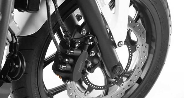 Freios ABS garantem que a moto pare sem sustos | <a href="https://beta-develop.quatrorodas.abril.com.br/moto/noticias/honda-nc-700x-made-in-manaus-691787.shtml" rel="migration">Leia mais</a> Freios ABS garantem que a moto pare sem sustos | <a href="https://beta-develop.quatrorodas.abril.com.br/moto/noticias/honda-nc-700x-made-in-manaus-691787.shtml" rel="migration">Leia mais</a>