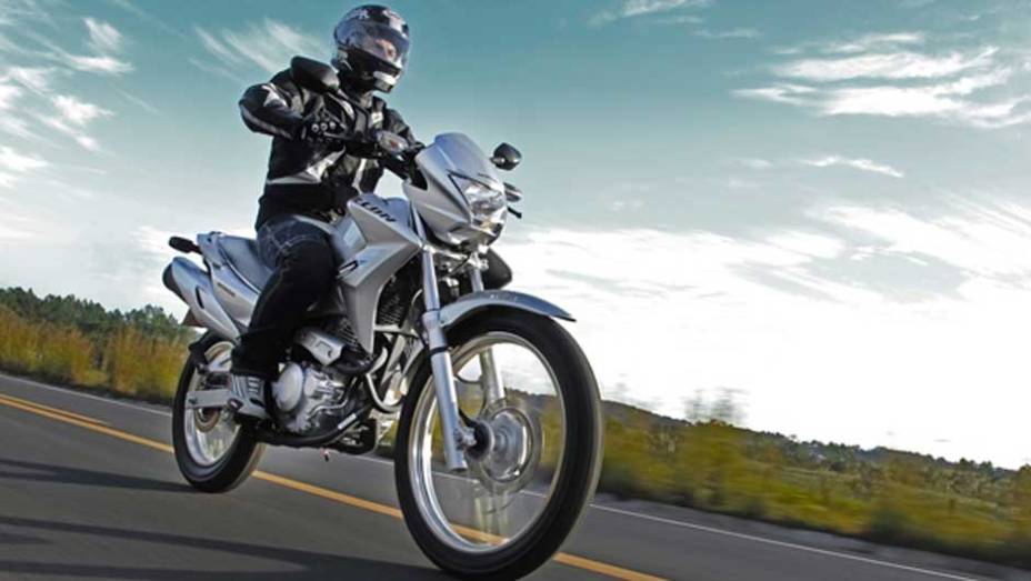 Descontinuada em 2008, a Falcon retorna ao mercado com boas mudan&ccedil;as | <a href="https://beta-develop.quatrorodas.abril.com.br/moto/noticias/falcon-400-esta-volta-691979.shtml" target="_blank" rel="migration">Leia mais</a>