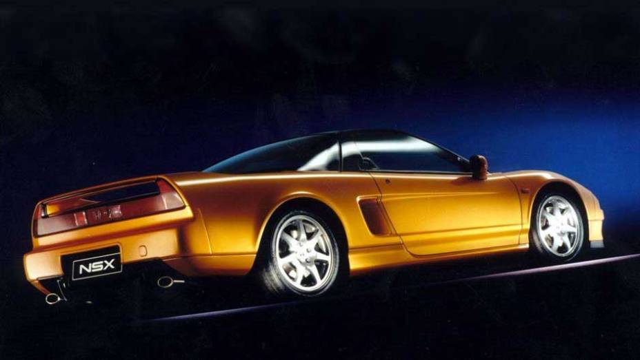 Carroceria feita de alum&iacute;nio permitia com que o NSX tivesse peso baixo <a href="https://beta-develop.quatrorodas.abril.com.br/reportagens/classicos/japones-valente-828328.shtml" rel="migration">| Leia mais|</a> <a href="https://beta-develop.quatrorodas.abril.com.br/galerias/saloes/detroit-2015/acura" rel="migration"></a>