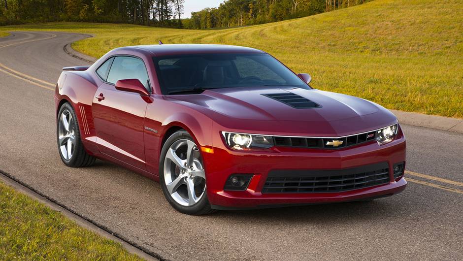 O preço brasileiro do Chevrolet Camaro certamente assustaria todos os seus consumidores nos Estados Unidos. Enquanto aqui ele (SS V8) custa R$ 210.000, lá na terra do tio Sam ele sai por R$ 106.674 (US$ 34.500). O preço brasileiro do Chevrolet Camaro certamente assustaria todos os seus consumidores nos Estados Unidos. Enquanto aqui ele (SS V8) custa R$ 210.000, lá na terra do tio Sam ele sai por R$ 106.674 (US$ 34.500).