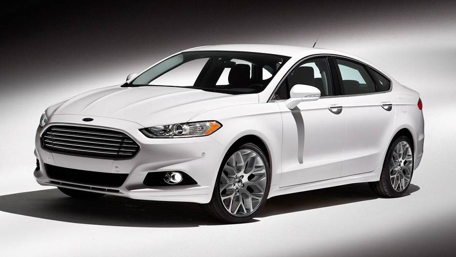 Nos EUA, o Ford Fusion Hybrid Titanium (j&aacute; em uma nova gera&ccedil;&atilde;o) custa o equivalente a R$ 98.449 (US$ 31.840). No territ&oacute;rio brasileiro, seu valor salta para R$ 132.398.