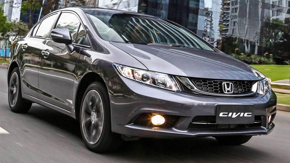 O Honda Civic no Brasil é tido como um carro de luxo e custa a partir de R$ 73.024 na versão LXS. Enquanto isso, nos EUA, seu preço despenca para R$ 57.171 na equivalente LX (US$ 18.490). O Honda Civic no Brasil é tido como um carro de luxo e custa a partir de R$ 73.024 na versão LXS. Enquanto isso, nos EUA, seu preço despenca para R$ 57.171 na equivalente LX (US$ 18.490).