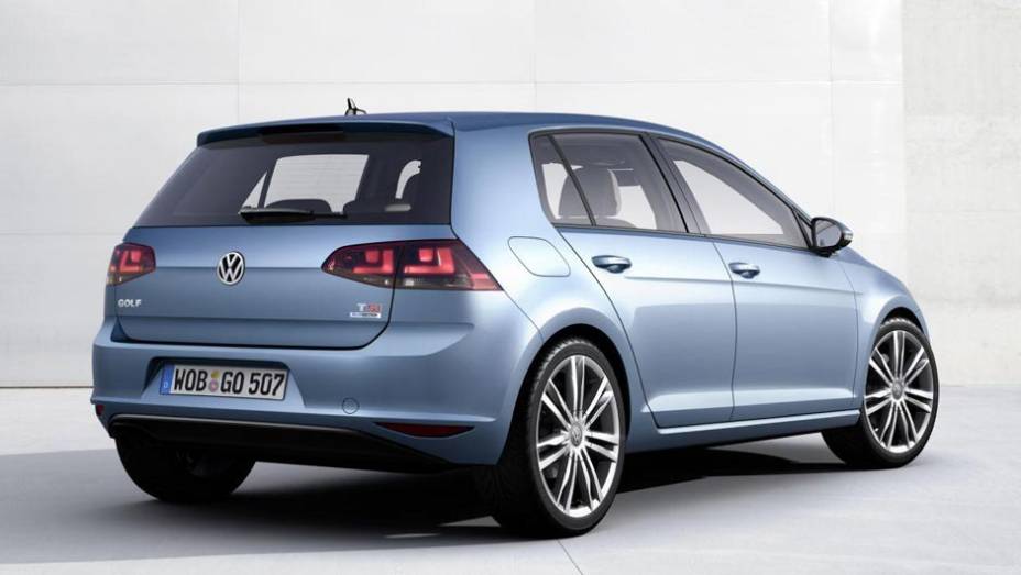 Lanterna traseira ganhou ilumina&ccedil;&atilde;o de LED | <a href="https://beta-develop.quatrorodas.abril.com.br/saloes/paris/2012/golf-chega-setima-geracao-702391.shtml" rel="migration">Leia mais</a>