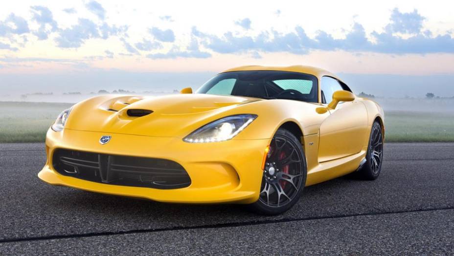 Apesar da reestilização completa, modelo mantém as proporções características do Dodge Viper original