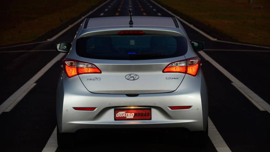 Motor 1.0 &eacute; o mesmo tricil&iacute;ndrico empregado no Kia Picanto, com 80 cv | <a href="https://beta-develop.quatrorodas.abril.com.br/noticias/fabricantes/todas-especificacoes-hyundai-hb20-701531.shtml" target="_blank" rel="migration">Confira todas as informa&ccedil;&otilde;es do modelo aqui</a>