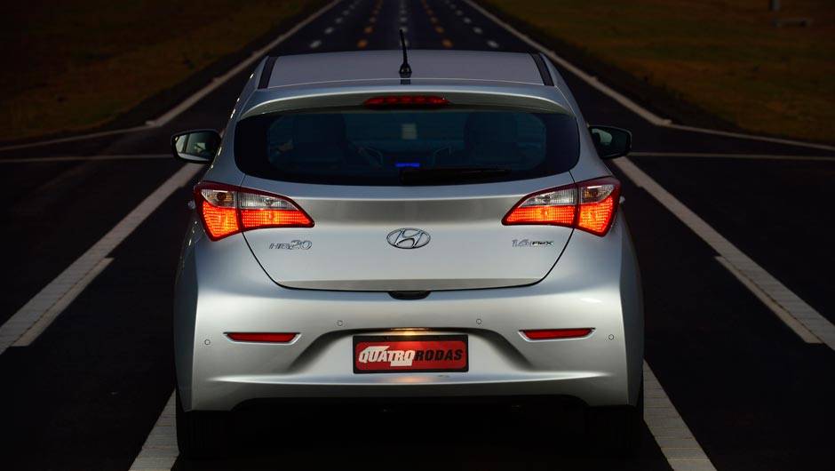 Motor 1.0 &eacute; o mesmo tricil&iacute;ndrico empregado no Kia Picanto, com 80 cv | <a href="https://beta-develop.quatrorodas.abril.com.br/noticias/fabricantes/todas-especificacoes-hyundai-hb20-701531.shtml" target="_blank" rel="migration">Confira todas as informa&ccedil;&otilde;es do modelo aqui</a>