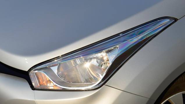 Lanterna alongada chama atenção no modelo | <a href="https://beta-develop.quatrorodas.abril.com.br/noticias/fabricantes/todas-especificacoes-hyundai-hb20-701531.shtml" target="_blank" rel="migration">Confira todas as informações do modelo aqui</a> Lanterna alongada chama atenção no modelo | <a href="https://beta-develop.quatrorodas.abril.com.br/noticias/fabricantes/todas-especificacoes-hyundai-hb20-701531.shtml" target="_blank" rel="migration">Confira todas as informações do modelo aqui</a>