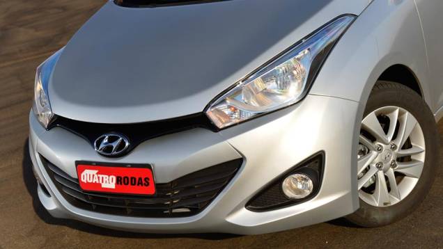 Na versão 1.0 básica, HB20 disputará mercado com os populares VW Gol, Fiat Palio e Nissan March. Já na configuração 1.6 topo de linha, o hatch brigará com o Ford New Fiesta | <a href="%20https://beta-develop.quatrorodas.abril.com.br/noticias/fabricantes/todas-especificac" rel="migration"></a> Na versão 1.0 básica, HB20 disputará mercado com os populares VW Gol, Fiat Palio e Nissan March. Já na configuração 1.6 topo de linha, o hatch brigará com o Ford New Fiesta | <a href="%20https://beta-develop.quatrorodas.abril.com.br/noticias/fabricantes/todas-especificac" rel="migration"></a>