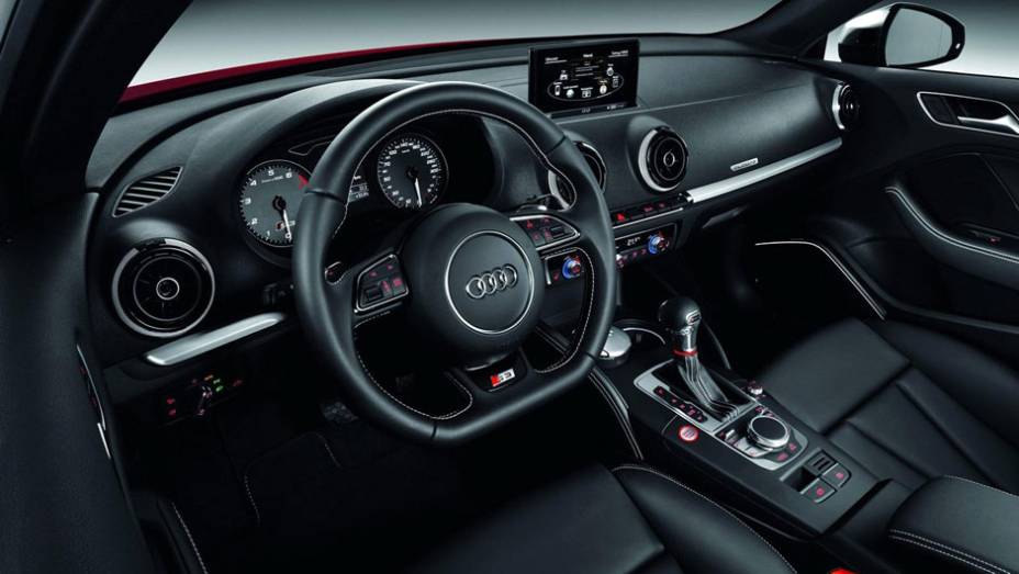 Volante com base reta inspira esportividade | <a href="https://beta-develop.quatrorodas.abril.com.br/saloes/paris/2012/audi-s3-702744.shtml" rel="migration">Leia mais</a> Volante com base reta inspira esportividade | <a href="https://beta-develop.quatrorodas.abril.com.br/saloes/paris/2012/audi-s3-702744.shtml" rel="migration">Leia mais</a>