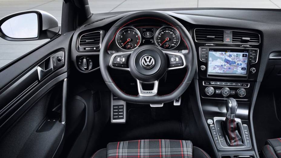O conjunto vai de 0 a 100 km/h em 6,6 segundos e alcan&ccedil;a velocidade m&aacute;xima de 250 km/h. | <a href="https://beta-develop.quatrorodas.abril.com.br/saloes/paris/2012/golf-chega-setima-geracao-702391.shtml" rel="migration">Leia mais</a>
