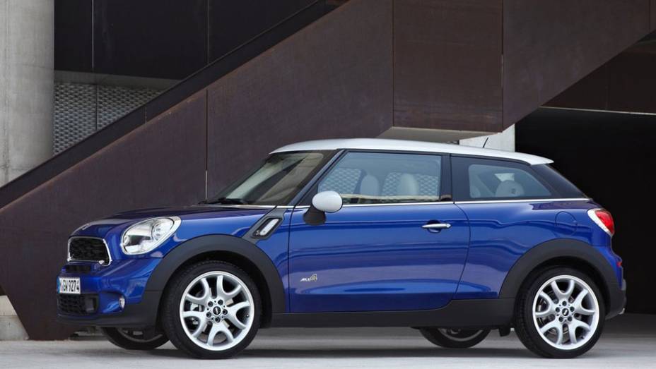 O carro é um Sport Activity Coupe e oferece amplo espaço interno para quatro ocupantes. | <a href="https://beta-develop.quatrorodas.abril.com.br/salao-do-automovel/2012/carros/paceman-703966.shtml" rel="migration">Leia mais</a> O carro é um Sport Activity Coupe e oferece amplo espaço interno para quatro ocupantes. | <a href="https://beta-develop.quatrorodas.abril.com.br/salao-do-automovel/2012/carros/paceman-703966.shtml" rel="migration">Leia mais</a>