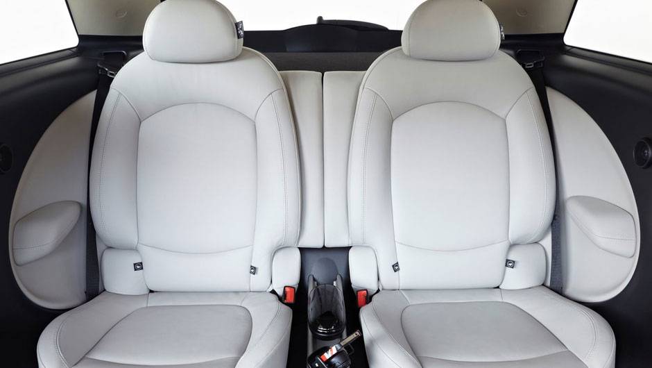 Entre os opcionais para o modelo estão o câmbio automático de seis marchas, o sistema de tração integral ALL4l, além de rodas aro 18" e 19". | <a href="https://beta-develop.quatrorodas.abril.com.br/salao-do-automovel/2012/carros/paceman-703966.shtml" rel="migration">Leia mais</a> Entre os opcionais para o modelo estão o câmbio automático de seis marchas, o sistema de tração integral ALL4l, além de rodas aro 18" e 19". | <a href="https://beta-develop.quatrorodas.abril.com.br/salao-do-automovel/2012/carros/paceman-703966.shtml" rel="migration">Leia mais</a>
