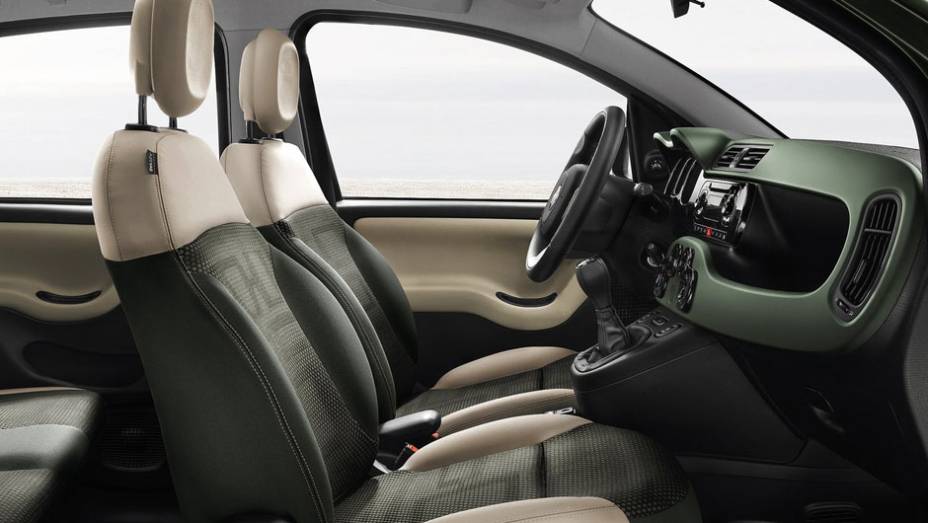 O interior traz revestimento exclusivo em três opções de cores e apliques em couro ecológico. | <a href="%20https://beta-develop.quatrorodas.abril.com.br/saloes/paris/2012/fiat-panda-4x4-702561.shtml" rel="migration">Leia mais</a>