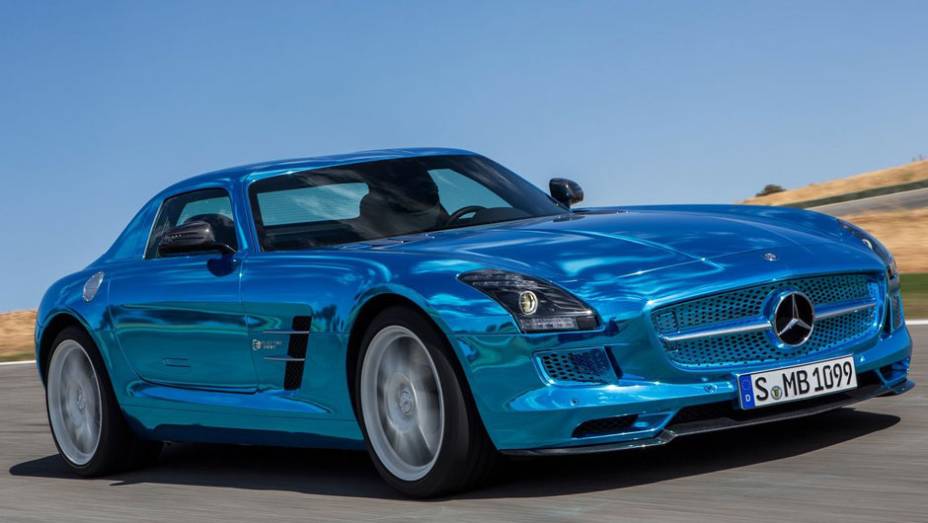 Combinados, os motores geram 740 cavalos de potência e 101,9 mkgf de torque | <a href="https://beta-develop.quatrorodas.abril.com.br/saloes/paris/2012/mercedes-benz-sls-electric-drive-703458.shtml" rel="migration">Leia mais</a>