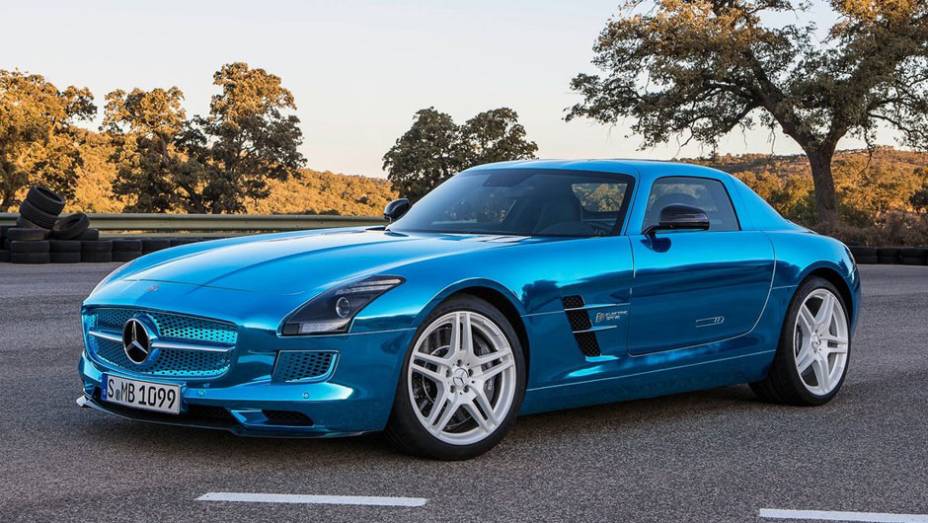 Ou seja, exatos 177 cv e 35,2 mkg de força a mais do que o SLS AMG convencional | <a href="https://beta-develop.quatrorodas.abril.com.br/saloes/paris/2012/mercedes-benz-sls-electric-drive-703458.shtml" rel="migration">Leia mais</a>