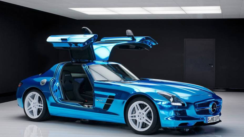 Portas "asa de gaivota" | <a href="https://beta-develop.quatrorodas.abril.com.br/saloes/paris/2012/mercedes-benz-sls-electric-drive-703458.shtml" rel="migration">Leia mais</a>